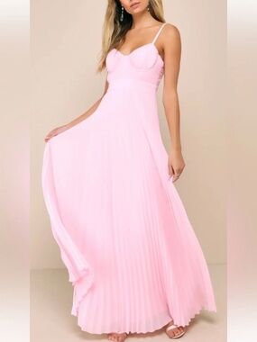 BRAND NEW Lulus Pleated Maxi Dress